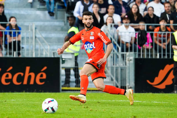 Il a résilié son contrat avec le Stade Lavallois : Zakaria Naidji proche du MC Alger