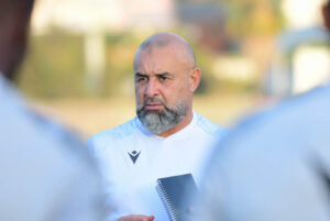 Abdelhak Benchikha, entraîneur de l'USM Alger : "On vise une qualification en Ligue des Champions"