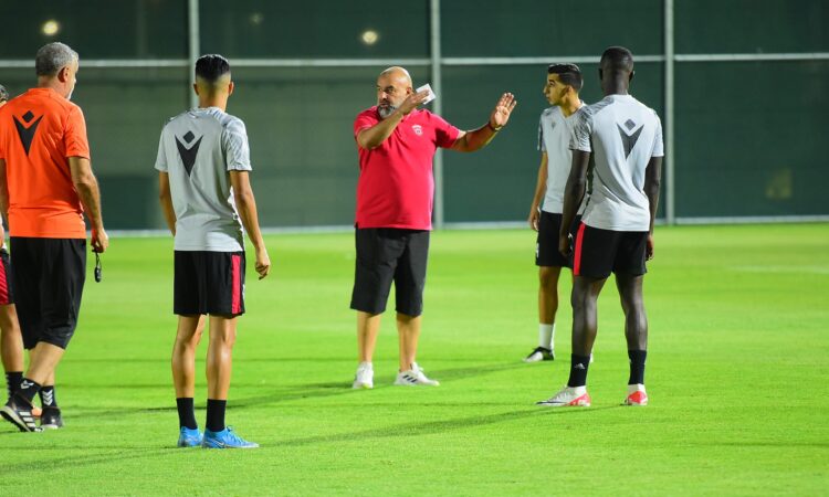 Abdelhak Benchikha, entraîneur de l’USM Alger : « Nous sommes les outsiders »