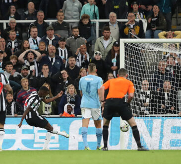 Coupe de la Ligue anglaise : Manchester City éliminé d'entrée par Newcastle (vidéo)