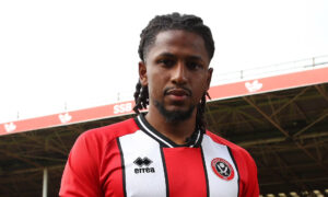 Equipe nationale : Larouci annonce sa décision de jouer pour l'Algérie