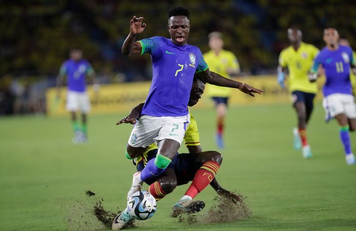Real Madrid : Blessé avec le Brésil, Vinicius indisponible plusieurs semaines
