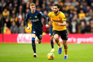 Wolverhampton mate Chelsea : Aït-Nouri titulaire pour la première fois depuis son retour de blessure