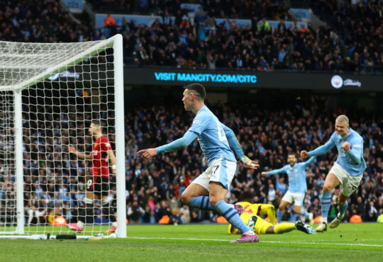 Premier League : City renverse United et revient à un point de Liverpool (vidéo)