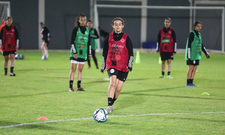 Foot féminin : La sélection nationale U17 en stage au CTN