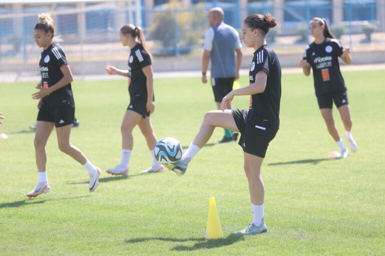 Foot féminin : Les Algériennes poursuivent leur préparation à Tunis