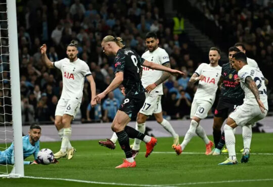 Premier League : Manchester City domine Tottenham et fonce vers le titre (vidéo)