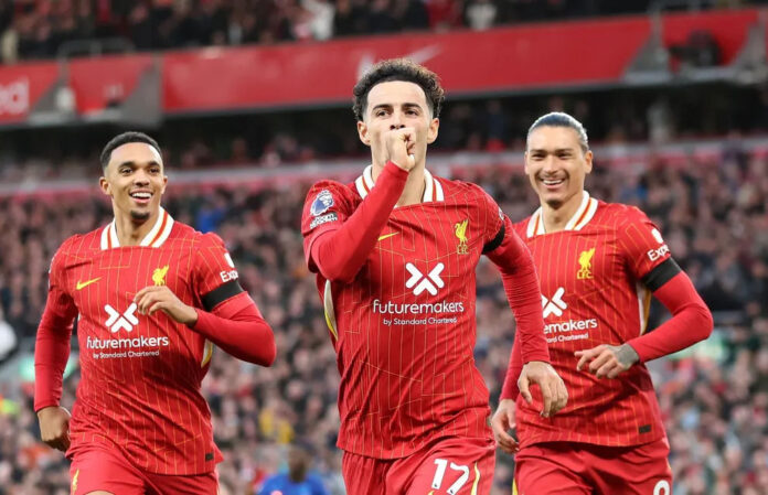 Premier League : Liverpool remporte le choc face à Chelsea (vidéo)