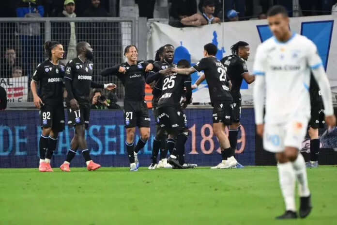 Ligue 1 française : Auxerre douche l'OM au Vélodrome (vidéo)