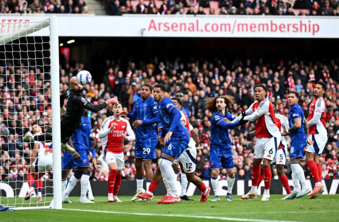 Premier League : Arsenal remporte le derby de Londres contre Chelsea (vidéo)