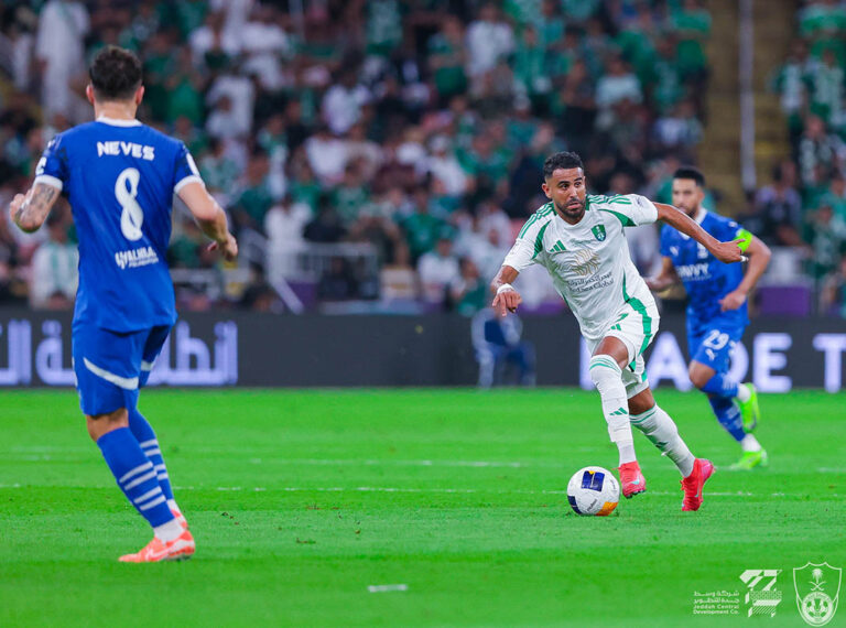 Ligue des champions Elite d'Asie 2025 : Mahrez passeur décisif, Al-Ahli SC domine Al-Hilal et file en finale (vidéo)