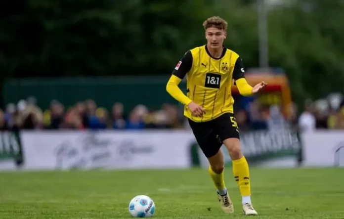 Face aux carences défensives des Verts : La FAF lorgne une pépite du Borussia Dortmund