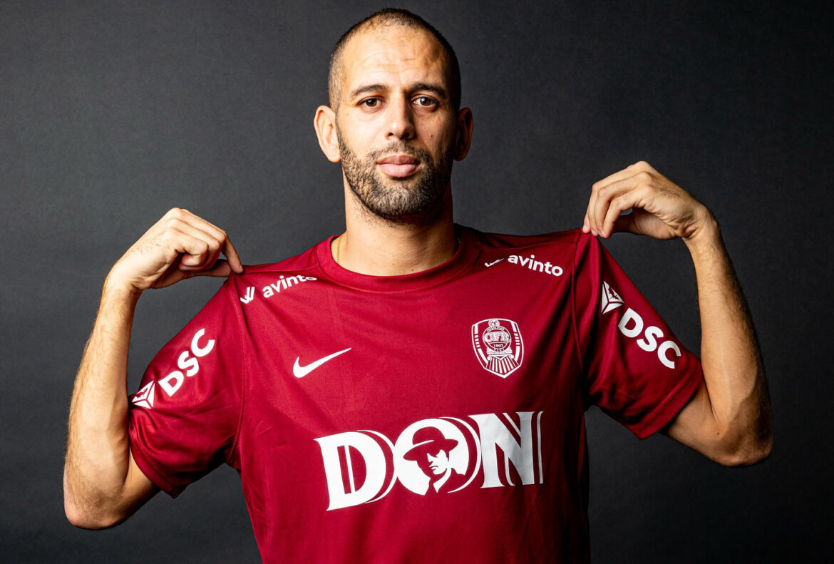 Transfert: Le CFR Cluj officialise Islam Slimani