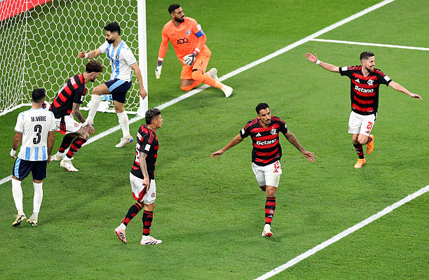 Coupe intercontinentale : Flamengo domine Pyramids affronteront le Paris SG en finale