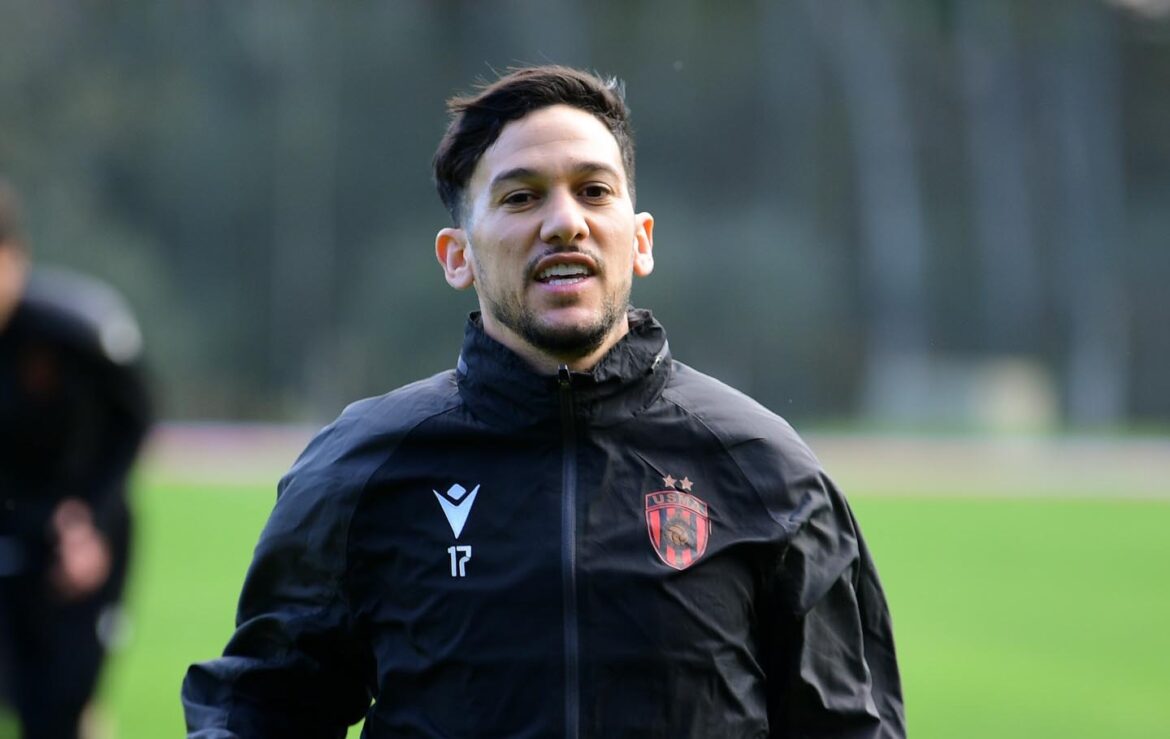 USM Alger : Le contrat de l'attaquant Bousseliou résilié