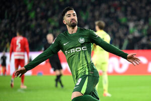 Wolfsburg : Amoura, le bourreau des géants de la Bundesliga