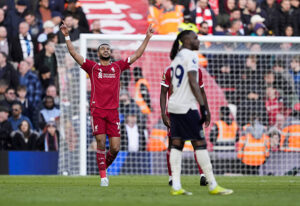 Angleterre : Liverpool surclasse West Ham (Vidéo)
