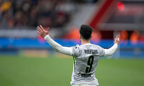 VFL Wolfsburg : La valeur marchande de Amoura en baisse