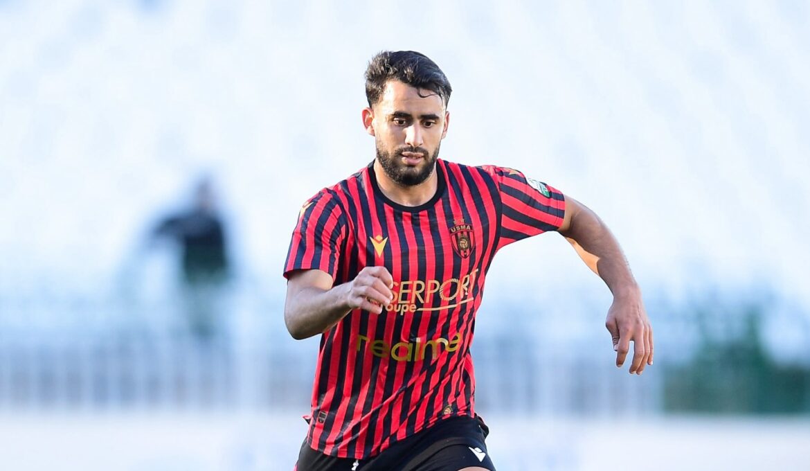 USM Alger : Islam Merili file en Libye