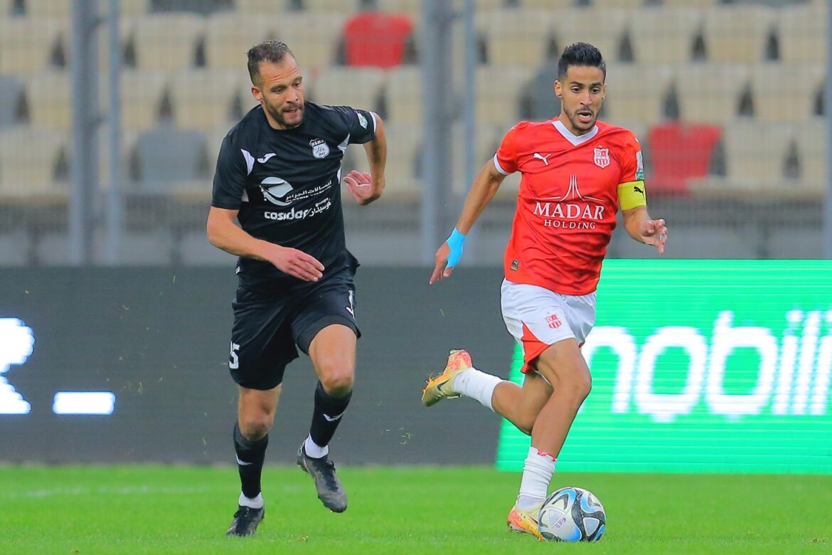 CR Belouizdad : Quatre joueurs libérés, Benguit est sous contrat
