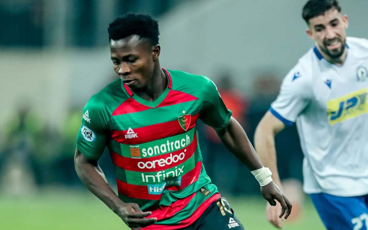 MC Alger : Alhassane Bangoura file à la JS El-Biar
