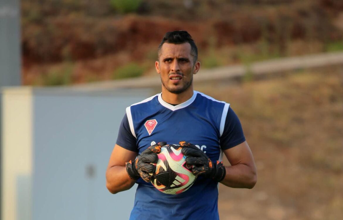 MC Oran : Mustapha Zeghba signe un nouveau contrat