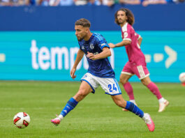 Schalke 04 : Adil Aouchiche va rempiler