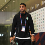 Mercato : Riyad Mahrez étudie trois pistes pour son avenir Mercato : Riyad Mahrez étudie trois pistes pour son avenir
