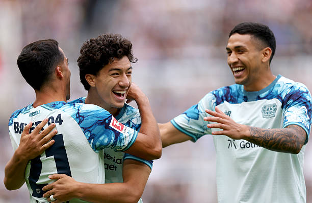 Bayer Leverkusen : Maza s'illustre avec un superbe but face à Newcastle (Vidéo) Bayer Leverkusen : Maza s'illustre avec un superbe but face à Newcastle (Vidéo)