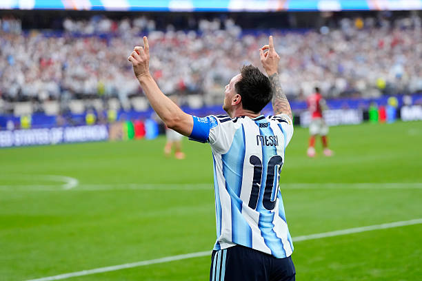 Argentine : Lionel Messi annonce sa retraite internationale Argentine : Lionel Messi annonce sa retraite internationale