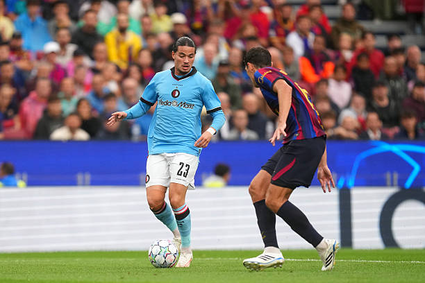 Ligue des Champions : Retour contrasté pour Hadj Moussa face au Barça malgré la déroute du Feyenoord Ligue des Champions : Retour contrasté pour Hadj Moussa face au Barça malgré la déroute du Feyenoord