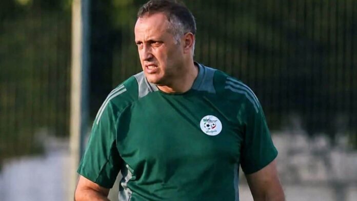 Équipe nationale : Brahim Hamdani nouveau sélectionneur, Anthar Yahia adjoint Équipe nationale : Brahim Hamdani nouveau sélectionneur, Anthar Yahia adjoint
