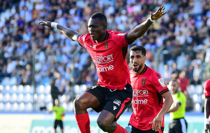 Ligue 1 : L'USM Alger s'impose à Akbou au bout du suspense