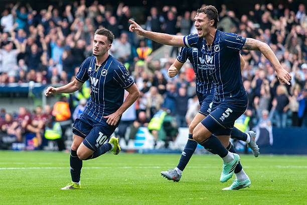 Millwall : Camiel Neghli buteur dans le derby face à West Ham (Vidéo) Millwall : Camiel Neghli buteur dans le derby face à West Ham (Vidéo)