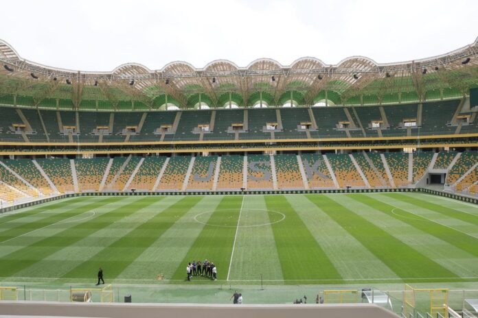 Algérie-Zambie (J-2) : Le stade Hocine Aït Ahmed se refait une beauté Algérie-Zambie (J-2) : Le stade Hocine Aït Ahmed se refait une beauté