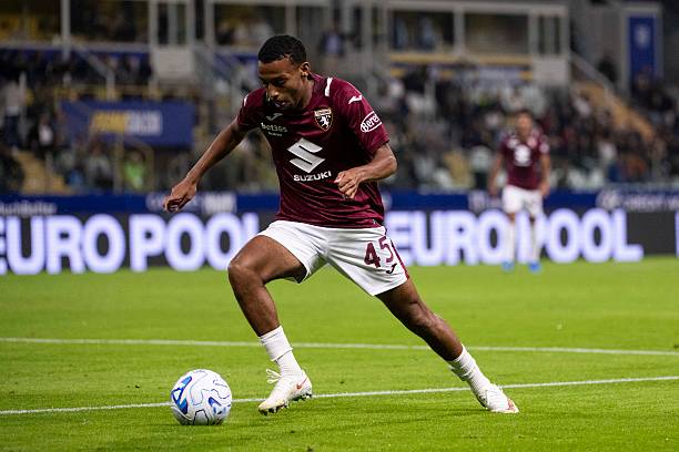 Torino : Ignazio Abate encense Rafik Belghali Torino : Ignazio Abate encense Rafik Belghali